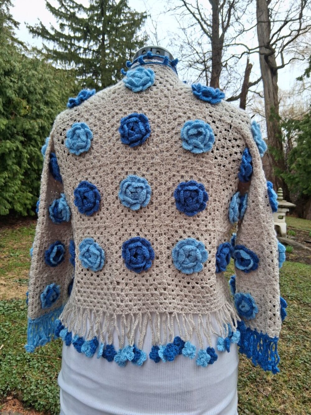 BOHO Blue 3D Floral Fringe Granny Square Sweater and Rose Wrap Choker M/L - Picture 9 of 11